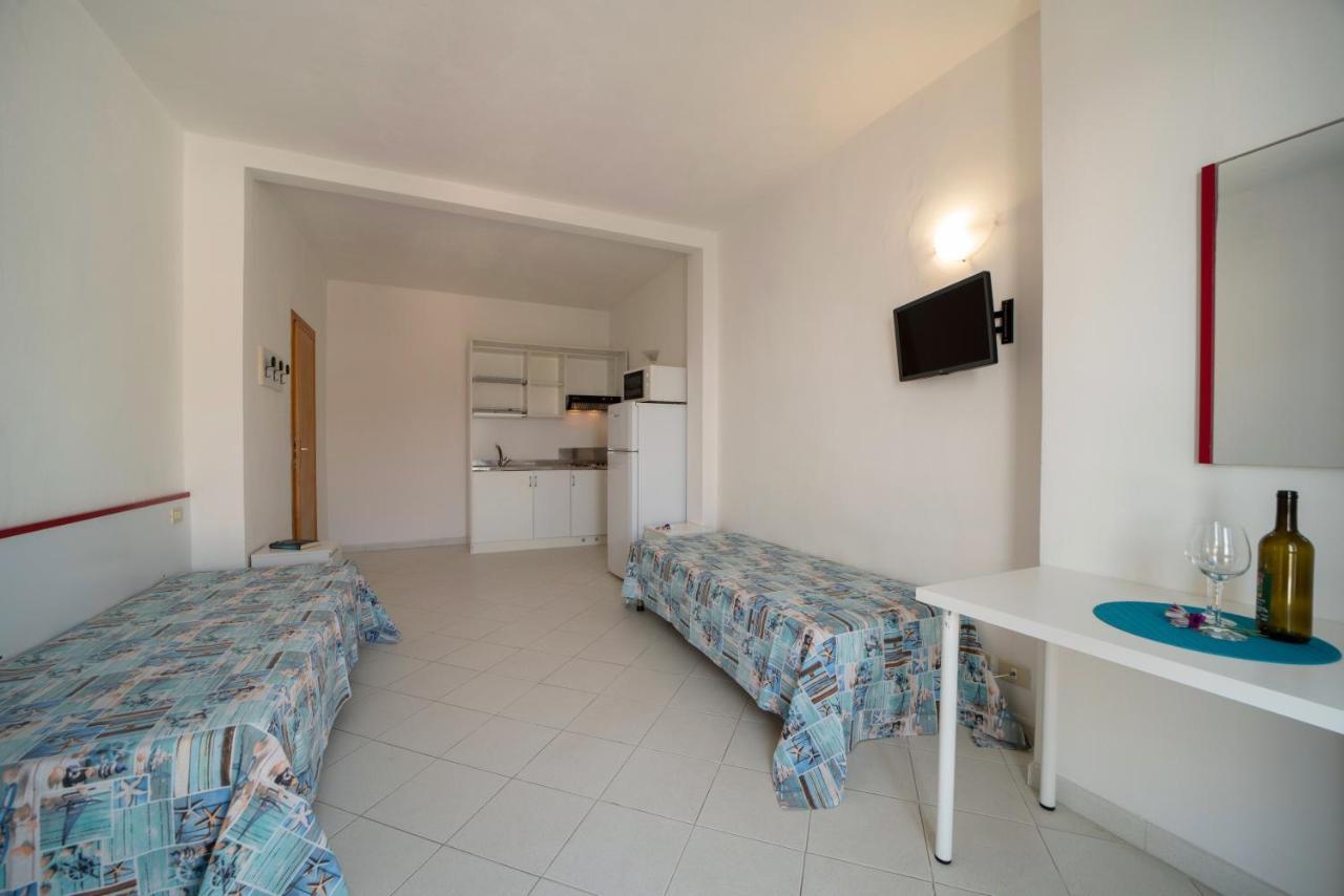 Le Sirene Aparthotel Seccheto Luaran gambar